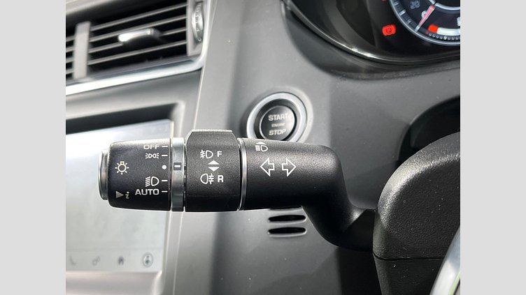 2018 認定中古車 Jaguar E-Pace サントリーニブラック D180 オートマチック全輪駆動 R-DYNAMIC S