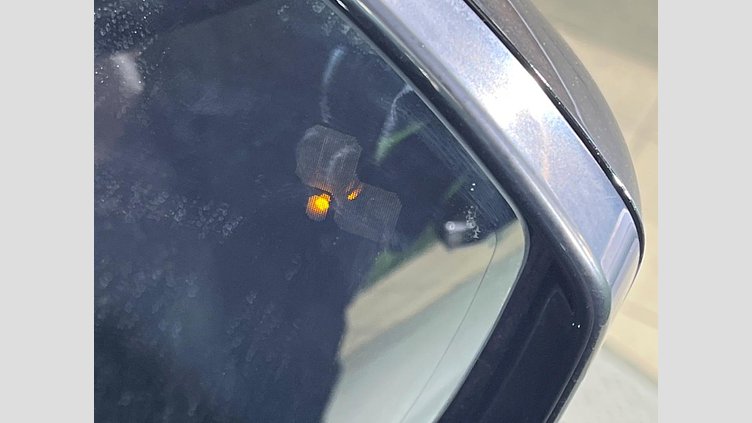 2018 認定中古車 Jaguar E-Pace サントリーニブラック D180 オートマチック全輪駆動 R-DYNAMIC S