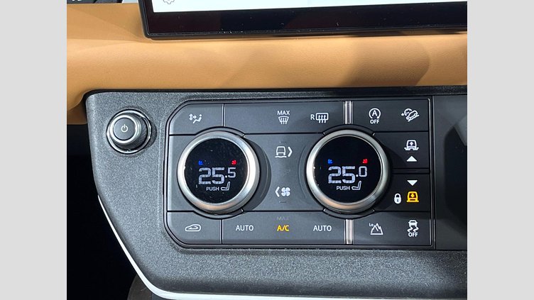 2023 認定中古車 Land Rover Defender 110 フジホワイト D300 AWD（AT） X-DYNAMIC HSE