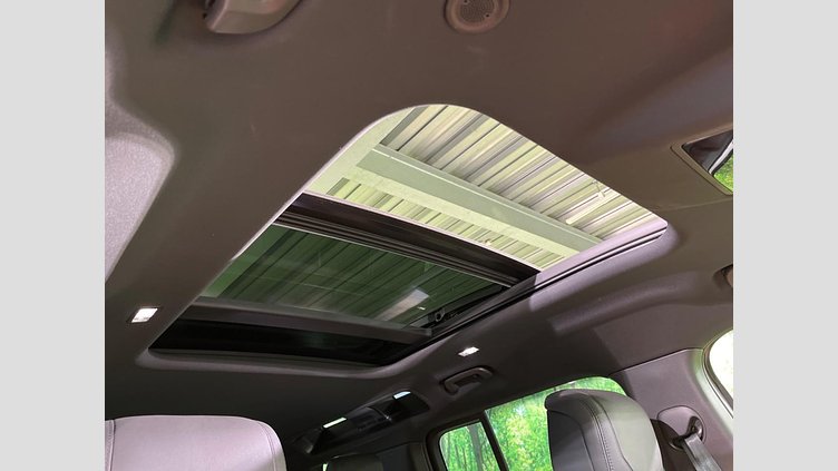 2023 認定中古車 Land Rover Defender 110 フジホワイト D300 AWD（AT） X-DYNAMIC HSE