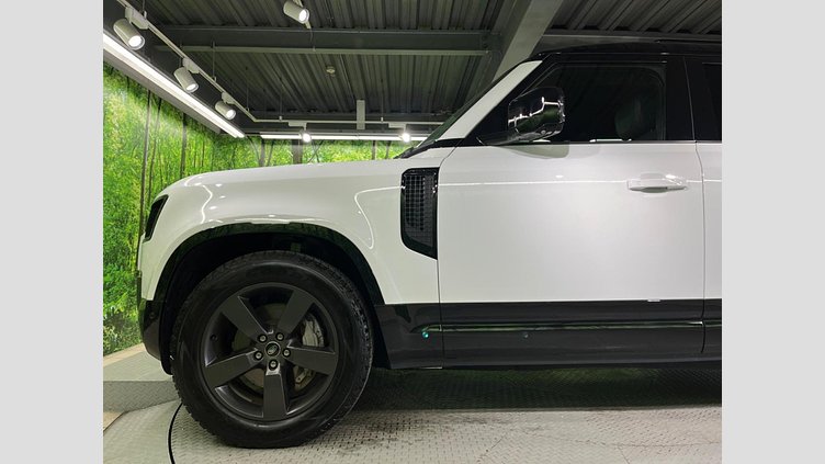 2023 認定中古車 Land Rover Defender 110 フジホワイト D300 AWD（AT） X-DYNAMIC HSE