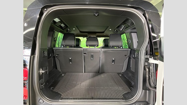 2023 認定中古車 Land Rover Defender 110 フジホワイト D300 AWD（AT） X-DYNAMIC HSE