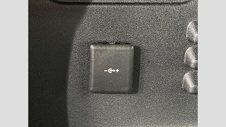 2023 認定中古車 Land Rover Defender 110 フジホワイト D300 AWD（AT） X-DYNAMIC HSE