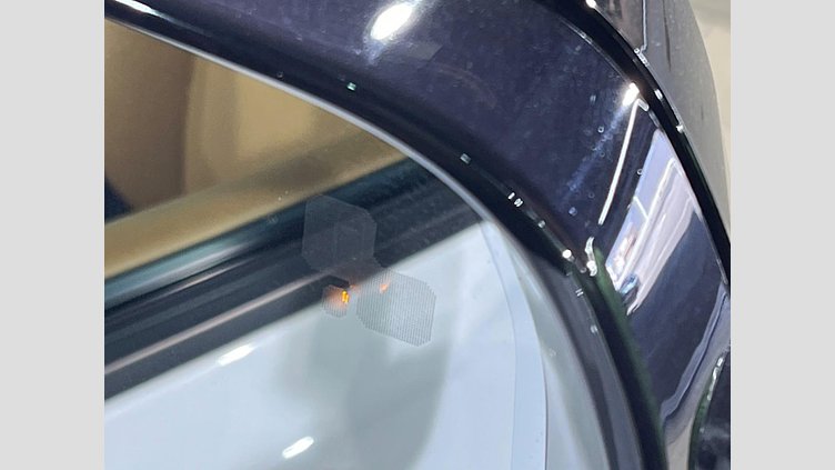 2023 認定中古車 Land Rover Defender 110 フジホワイト D300 AWD（AT） X-DYNAMIC HSE