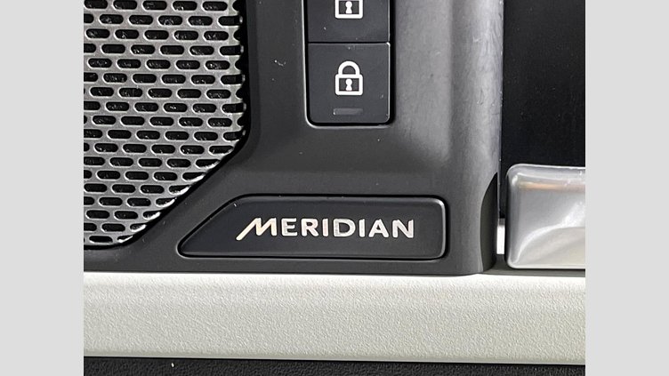 2023 認定中古車 Land Rover Defender 110 フジホワイト D300 AWD（AT） X-DYNAMIC HSE