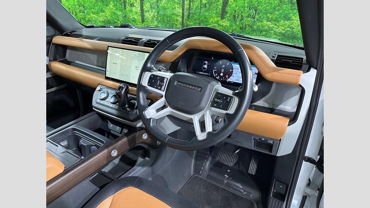 2023 認定中古車 Land Rover Defender 110 フジホワイト D300 AWD（AT） X-DYNAMIC HSE