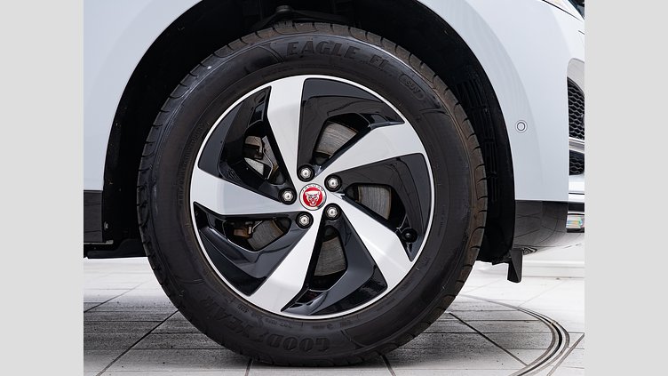 2021 認定中古車 Jaguar F-Pace ユーロンホワイト P250 AWD（オートマチック） S