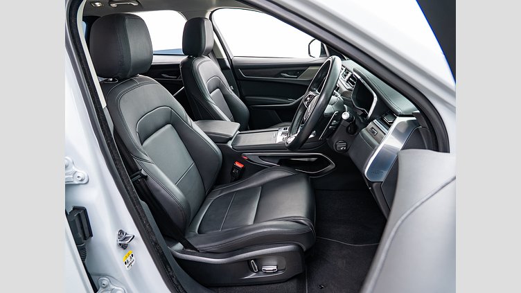 2021 認定中古車 Jaguar F-Pace ユーロンホワイト P250 AWD（オートマチック） S