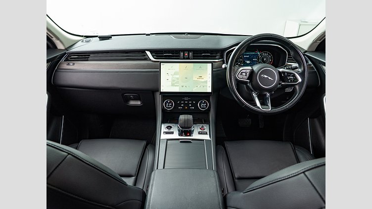 2021 認定中古車 Jaguar F-Pace ユーロンホワイト P250 AWD（オートマチック） S