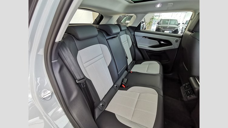 2024 認定中古車 Land Rover Range Rover Evoque アロイオスグレイ P300eプラグインハイブリッド（ガソリン） スタンダードホイールベース DYNAMIC HSE