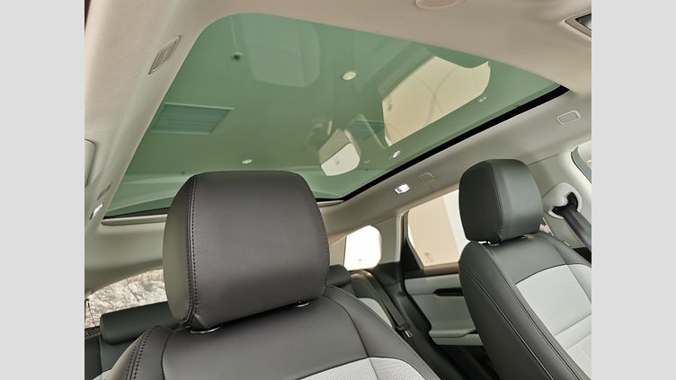 2024 認定中古車 Land Rover Range Rover Evoque アロイオスグレイ P300eプラグインハイブリッド（ガソリン） スタンダードホイールベース DYNAMIC HSE