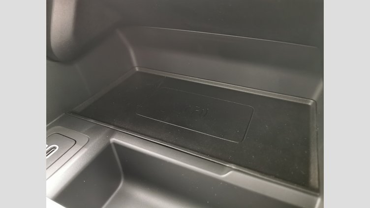 2024 認定中古車 Land Rover Range Rover Evoque アロイオスグレイ P300eプラグインハイブリッド（ガソリン） スタンダードホイールベース DYNAMIC HSE