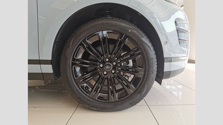 2024 認定中古車 Land Rover Range Rover Evoque アロイオスグレイ P300eプラグインハイブリッド（ガソリン） スタンダードホイールベース DYNAMIC HSE