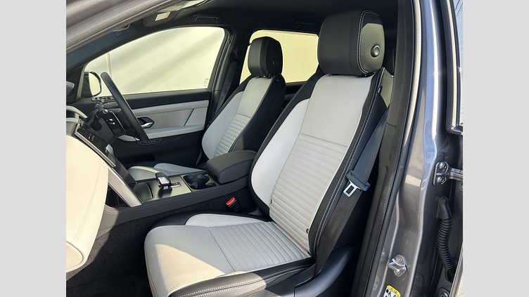 2024 認定中古車 Land Rover Discovery Sport アイガーグレイ D200マイルドハイブリッド（ディーゼル） 標準ホイール DYNAMIC SE