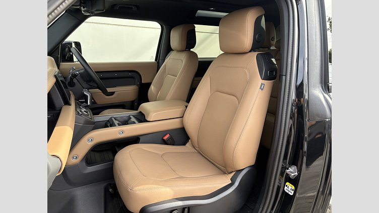 2025 認定中古車 Land Rover Defender 90 サントリーニブラック(メタリック) D350 X-Dynamic HSE D350