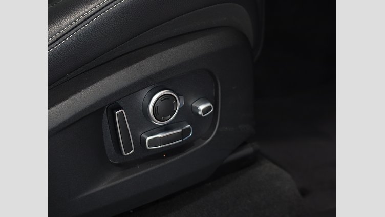 2022 認定中古車 Jaguar F-Pace アイガーグレイ D204 AWD（オートマチック）MHEV R-DYNAMIC SE