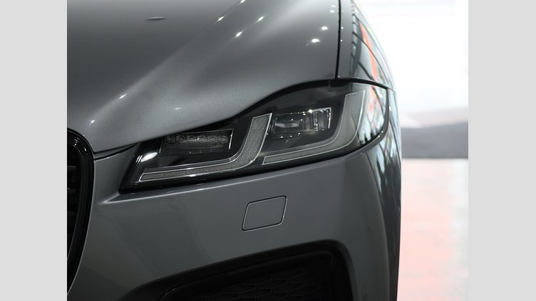 2022 認定中古車 Jaguar F-Pace アイガーグレイ D204 AWD（オートマチック）MHEV R-DYNAMIC SE