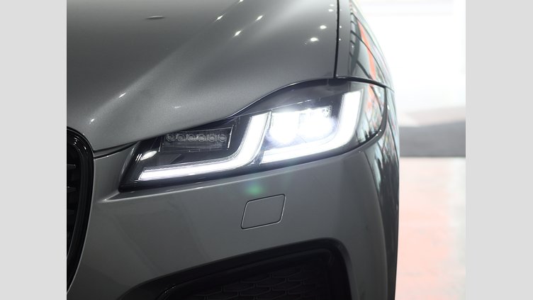 2022 認定中古車 Jaguar F-Pace アイガーグレイ D204 AWD（オートマチック）MHEV R-DYNAMIC SE