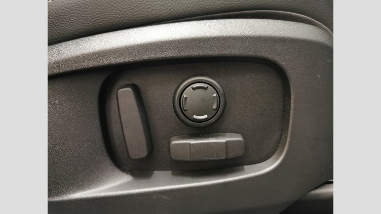 2023 認定中古車 Jaguar F-Pace オストゥーニパールホワイト D204 AWD（オートマチック）MHEV R-DYNAMIC SE