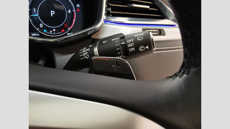 2023 認定中古車 Jaguar F-Pace オストゥーニパールホワイト D204 AWD（オートマチック）MHEV R-DYNAMIC SE