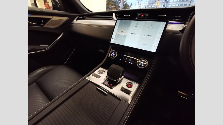 2023 認定中古車 Jaguar F-Pace オストゥーニパールホワイト D204 AWD（オートマチック）MHEV R-DYNAMIC SE