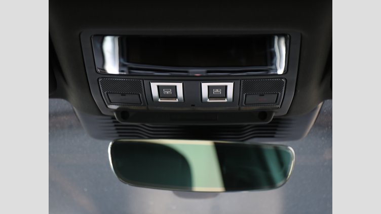 2025 認定中古車 Land Rover Discovery アイガーグレイ D350マイルドハイブリッド（ディーゼル） Dynamic SE