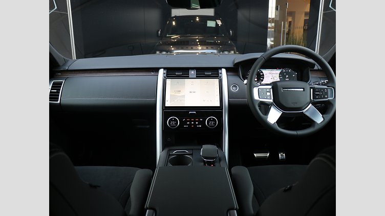 2025 認定中古車 Land Rover Discovery アイガーグレイ D350マイルドハイブリッド（ディーゼル） Dynamic SE