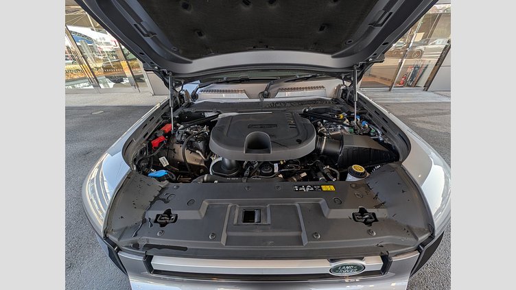 2023 認定中古車 Land Rover Defender 110 アイガーグレイ D300 AWD（AT） S