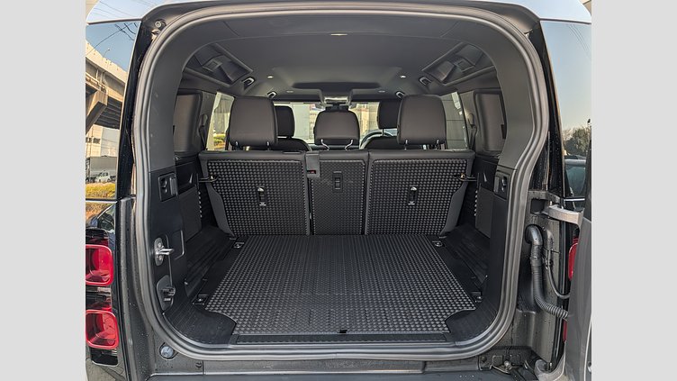 2023 認定中古車 Land Rover Defender 110 アイガーグレイ D300 AWD（AT） S