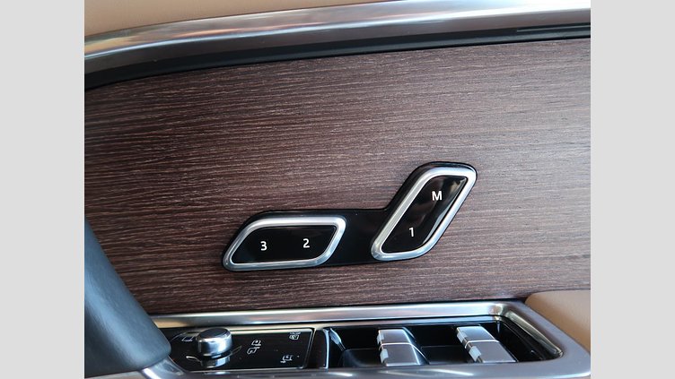 2023 認定中古車 Land Rover Range Rover オストゥーニパールホワイト D300 AWD MHEV（AT） スタンダードホイールベース AUTOBIOGRAPHY