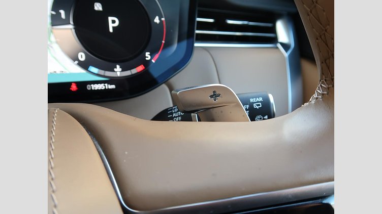 2023 認定中古車 Land Rover Range Rover オストゥーニパールホワイト D300 AWD MHEV（AT） スタンダードホイールベース AUTOBIOGRAPHY