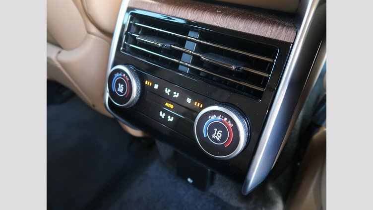 2023 認定中古車 Land Rover Range Rover オストゥーニパールホワイト D300 AWD MHEV（AT） スタンダードホイールベース AUTOBIOGRAPHY