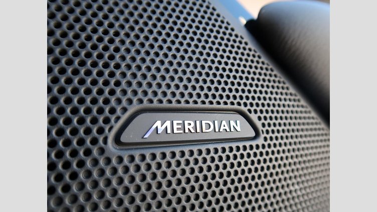 2021 認定中古車 Land Rover Range Rover Velar ユーロンホワイト D200 AWD（オートマチック） MHEV R-DYNAMIC S