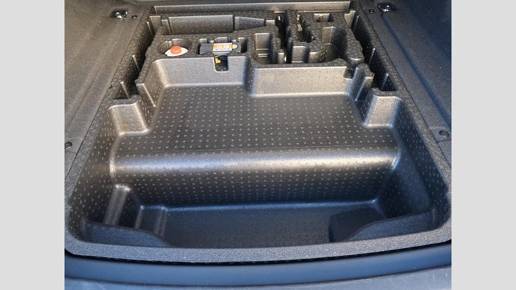 2021 認定中古車 Land Rover Range Rover Velar ユーロンホワイト D200 AWD（オートマチック） MHEV R-DYNAMIC S