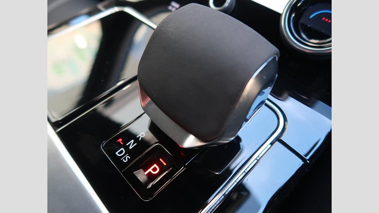 2021 認定中古車 Land Rover Range Rover Velar ユーロンホワイト D200 AWD（オートマチック） MHEV R-DYNAMIC S