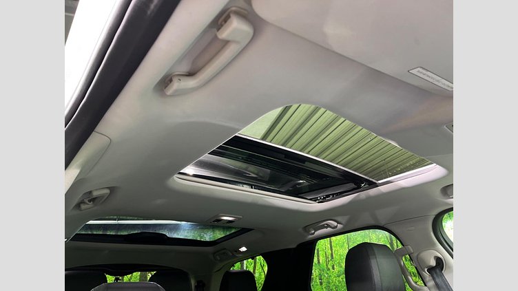 2017 認定中古車 Land Rover Discovery Indus Silver 3.0 litre V6 Supercharged Petrol HSE