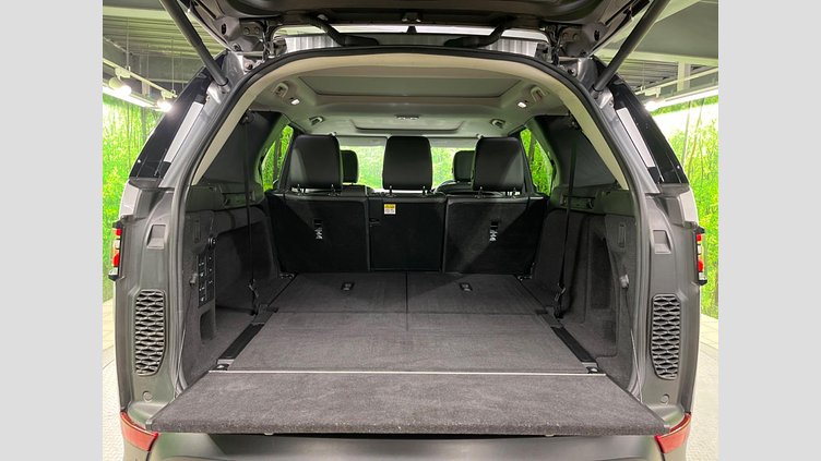 2017 認定中古車 Land Rover Discovery Indus Silver 3.0 litre V6 Supercharged Petrol HSE