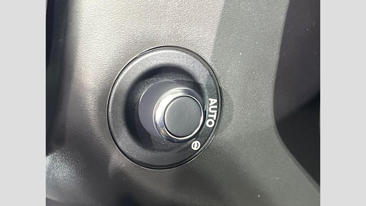 2017 認定中古車 Land Rover Discovery Indus Silver 3.0 litre V6 Supercharged Petrol HSE