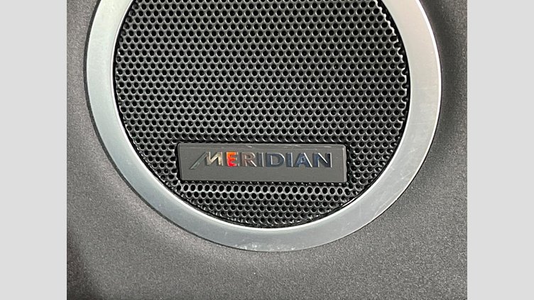 2017 認定中古車 Land Rover Discovery Indus Silver 3.0 litre V6 Supercharged Petrol HSE