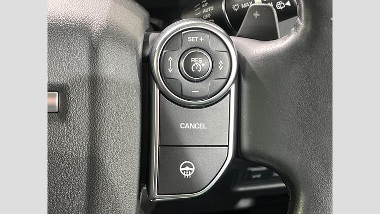 2017 認定中古車 Land Rover Discovery Indus Silver 3.0 litre V6 Supercharged Petrol HSE