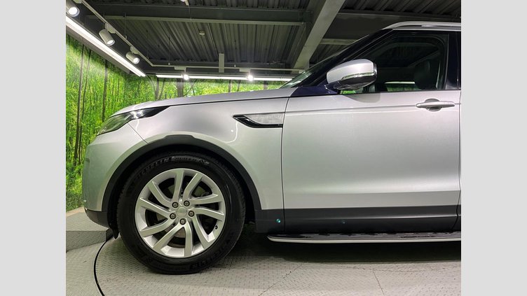 2017 認定中古車 Land Rover Discovery Indus Silver 3.0 litre V6 Supercharged Petrol HSE