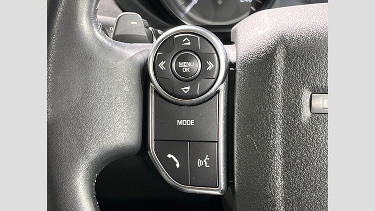 2017 認定中古車 Land Rover Discovery Indus Silver 3.0 litre V6 Supercharged Petrol HSE