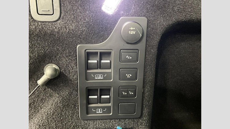 2017 認定中古車 Land Rover Discovery Indus Silver 3.0 litre V6 Supercharged Petrol HSE