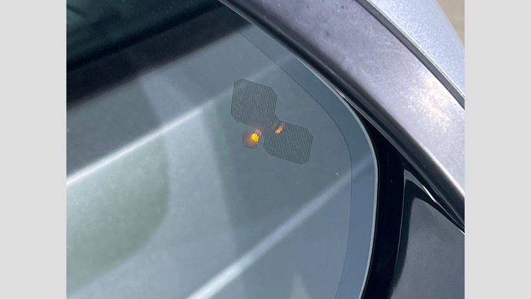 2017 認定中古車 Land Rover Discovery Indus Silver 3.0 litre V6 Supercharged Petrol HSE