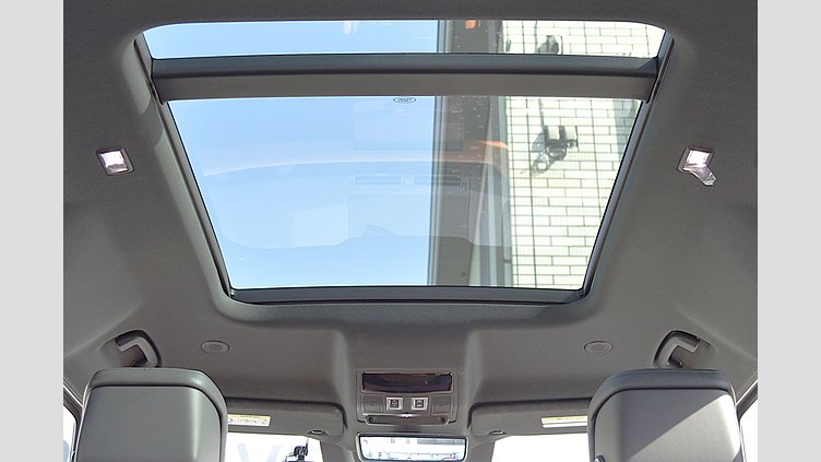 2023 認定中古車 Land Rover Defender 110 パンゲアグリーン D300 AWD（AT） X