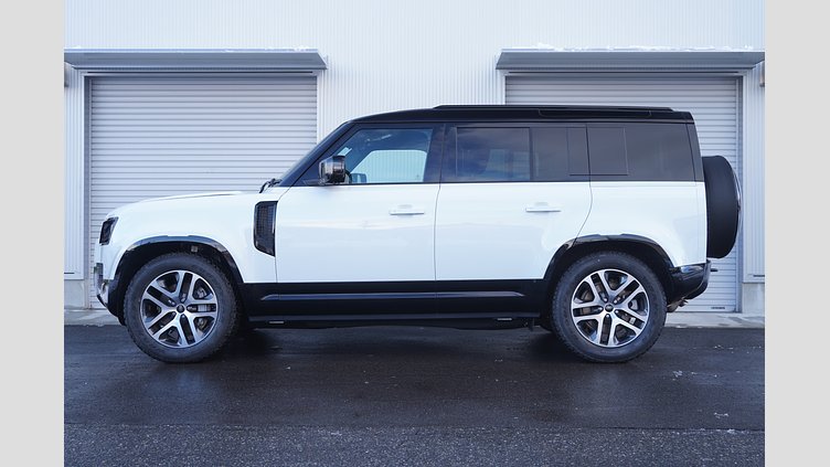 2024 認定中古車 Land Rover Defender 110 フジホワイト D350 ディーゼルマイルドハイブリッド X-Dynamic HSE