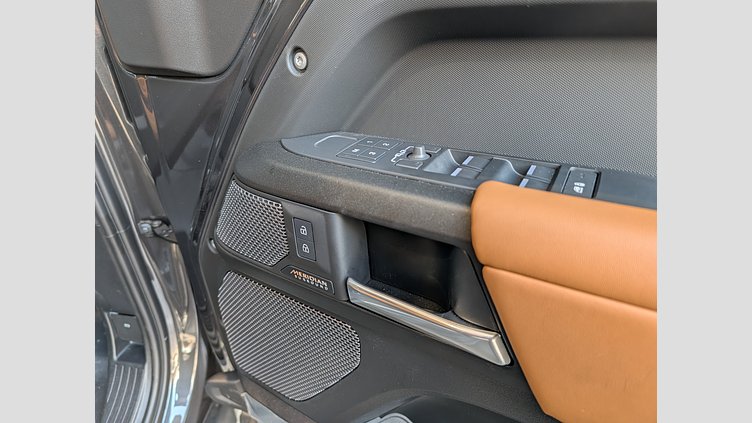 2023 認定中古車 Land Rover Defender 110 カルパチアングレイ P525 AWD (AT) V8 CARPATHIAN EDITION