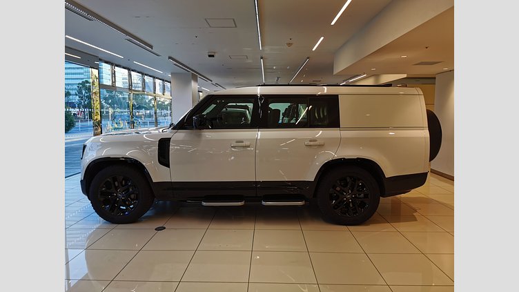 2024 認定中古車 Land Rover Defender 130 フジホワイト D300 AWD（AT） OUTBOUND