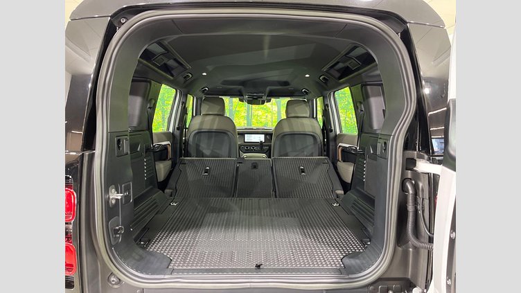 2023 認定中古車 Land Rover Defender 110 フジホワイト D300 AWD（AT） S