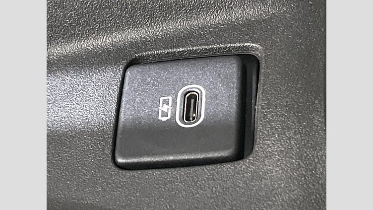 2023 認定中古車 Land Rover Defender 110 フジホワイト D300 AWD（AT） S